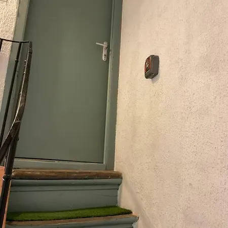 Joli T2 Avec Grande Terrasse Centre アパート *