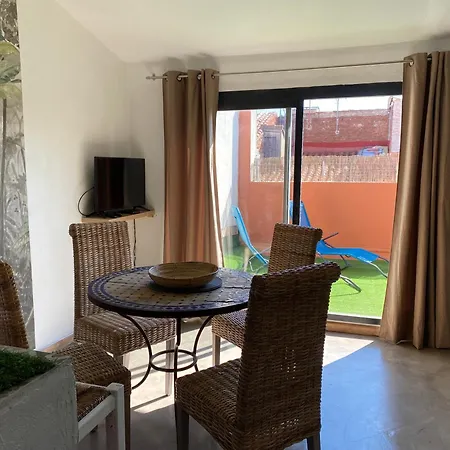 Joli T2 Avec Grande Terrasse Centre ペルピニャン